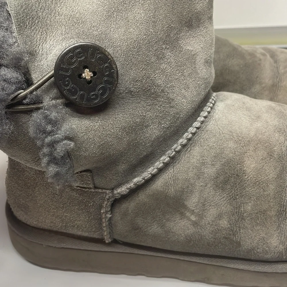 Ugg Australia Bailey button Grey Sheepskin Boots